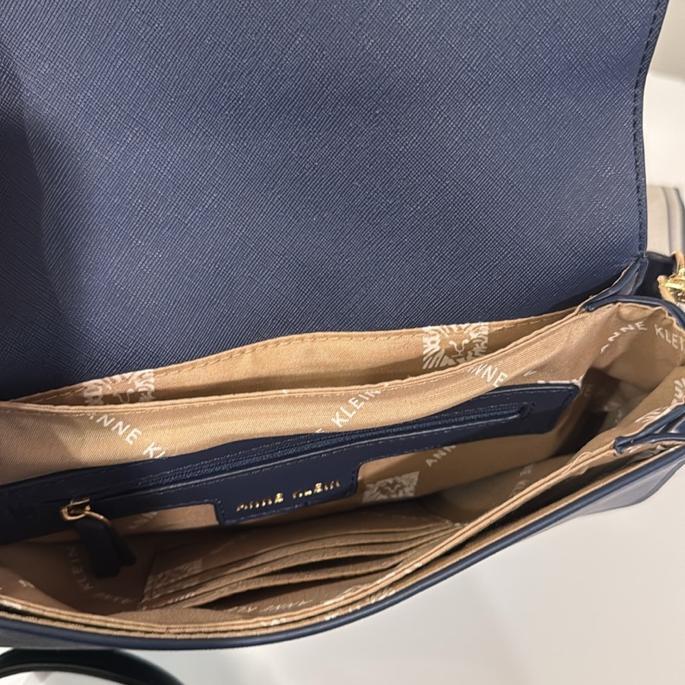 Anne klein crossbody - Picture 6 of 6